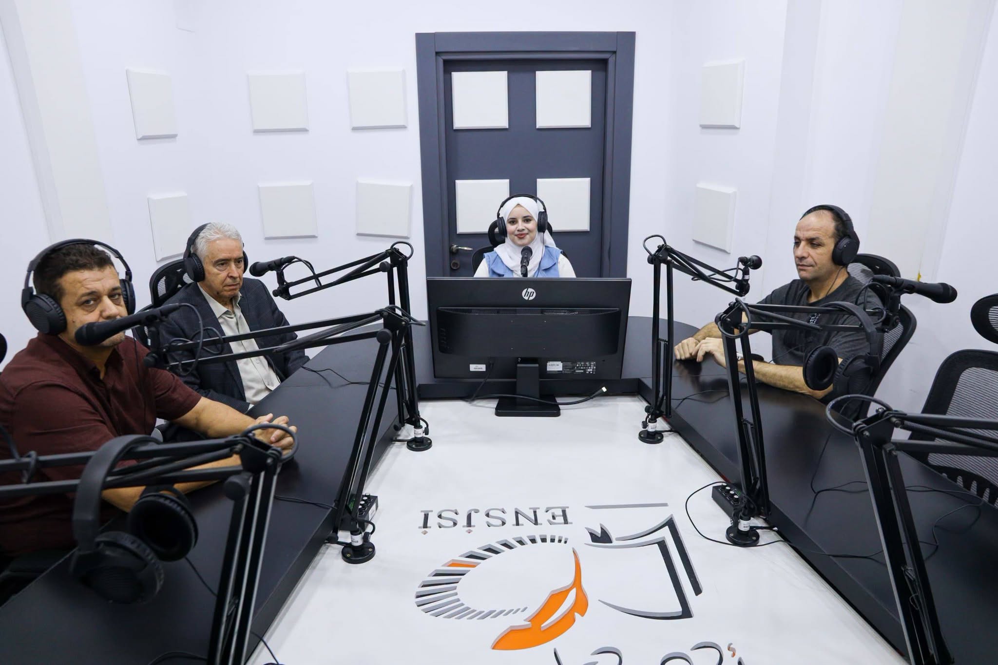المدرسة الوطنية العليا للصحافة تحيي اليوم الوطني للصحافة بحصة إذاعية حول رهانات الإعلام الرقمي
